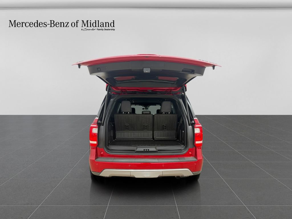 Used 2021 Ford Expedition XLT image 11