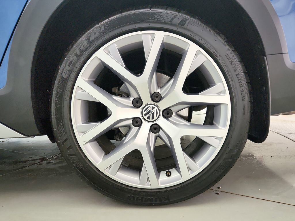 Used 2017 Volkswagen Golf Alltrack SEL image 37