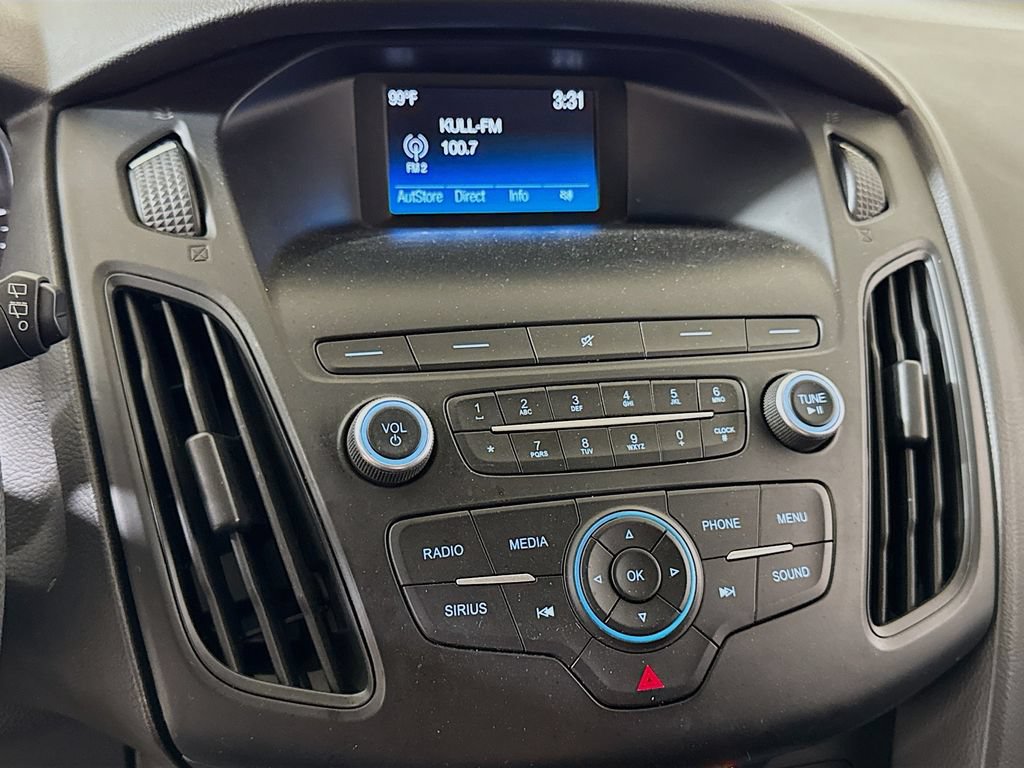 Used 2018 Ford Focus SE FWD image 12