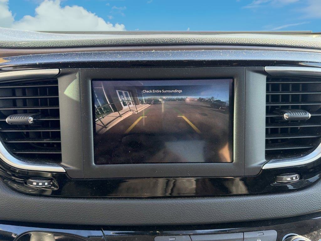 Used 2023 Chrysler Voyager LX image 21