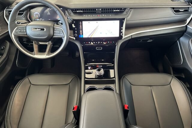 New 2026 Jeep Grand Cherokee Limited AWD/4WD image 10