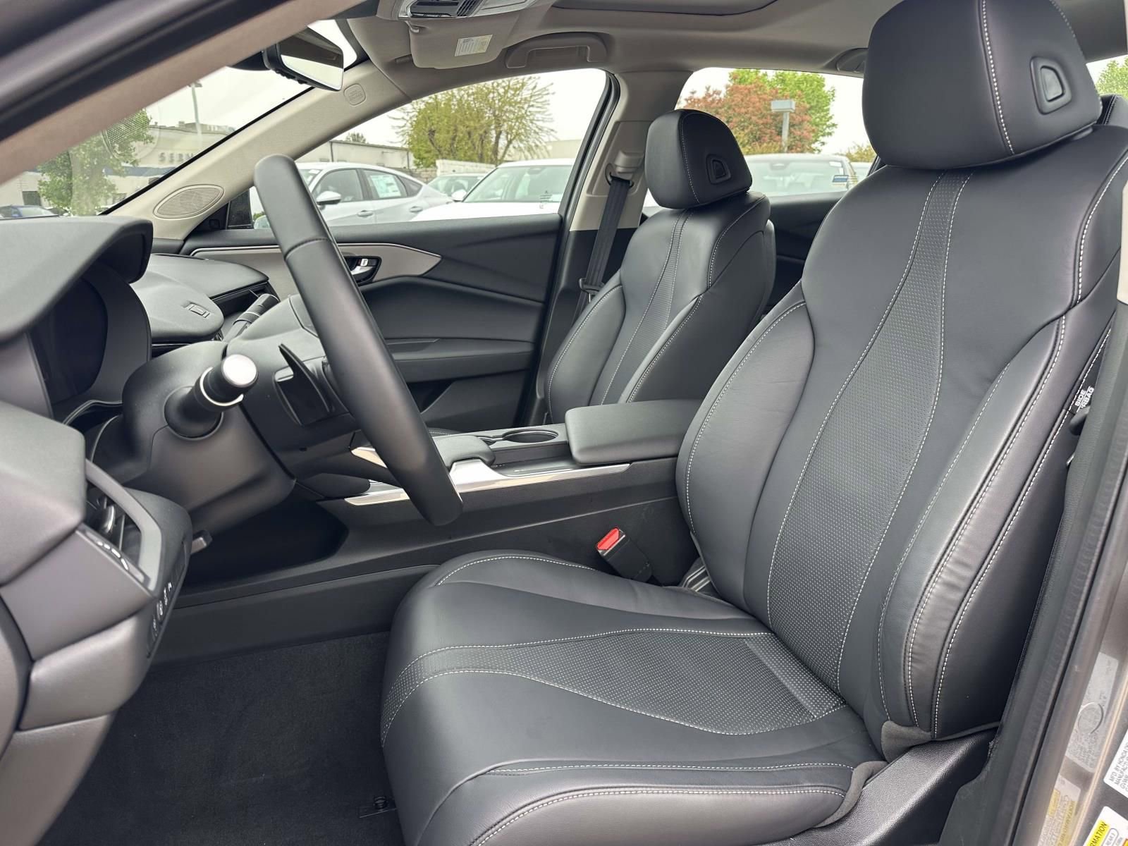 Certified 2025 Acura TLX w/ Technology Package image 15