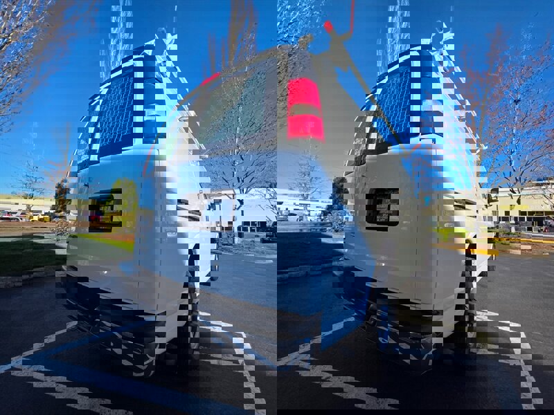 Used 2014 Chevrolet Express 2500 image 12