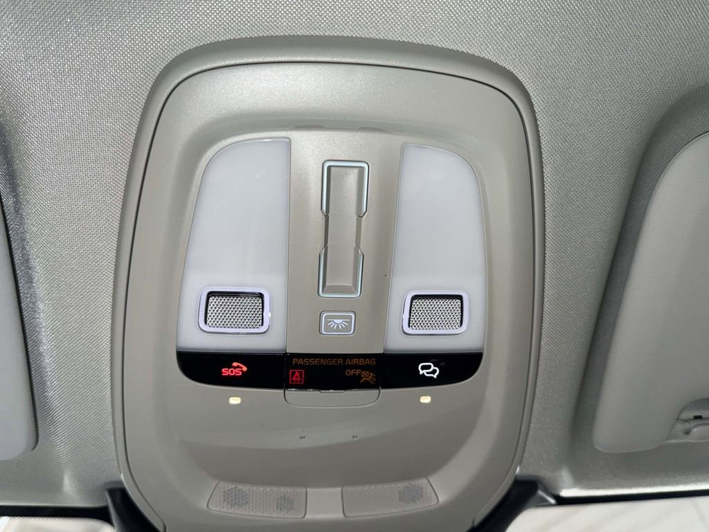 Used 2024 Volvo XC60 T8 Plus w/ Protection Package Premier image 26