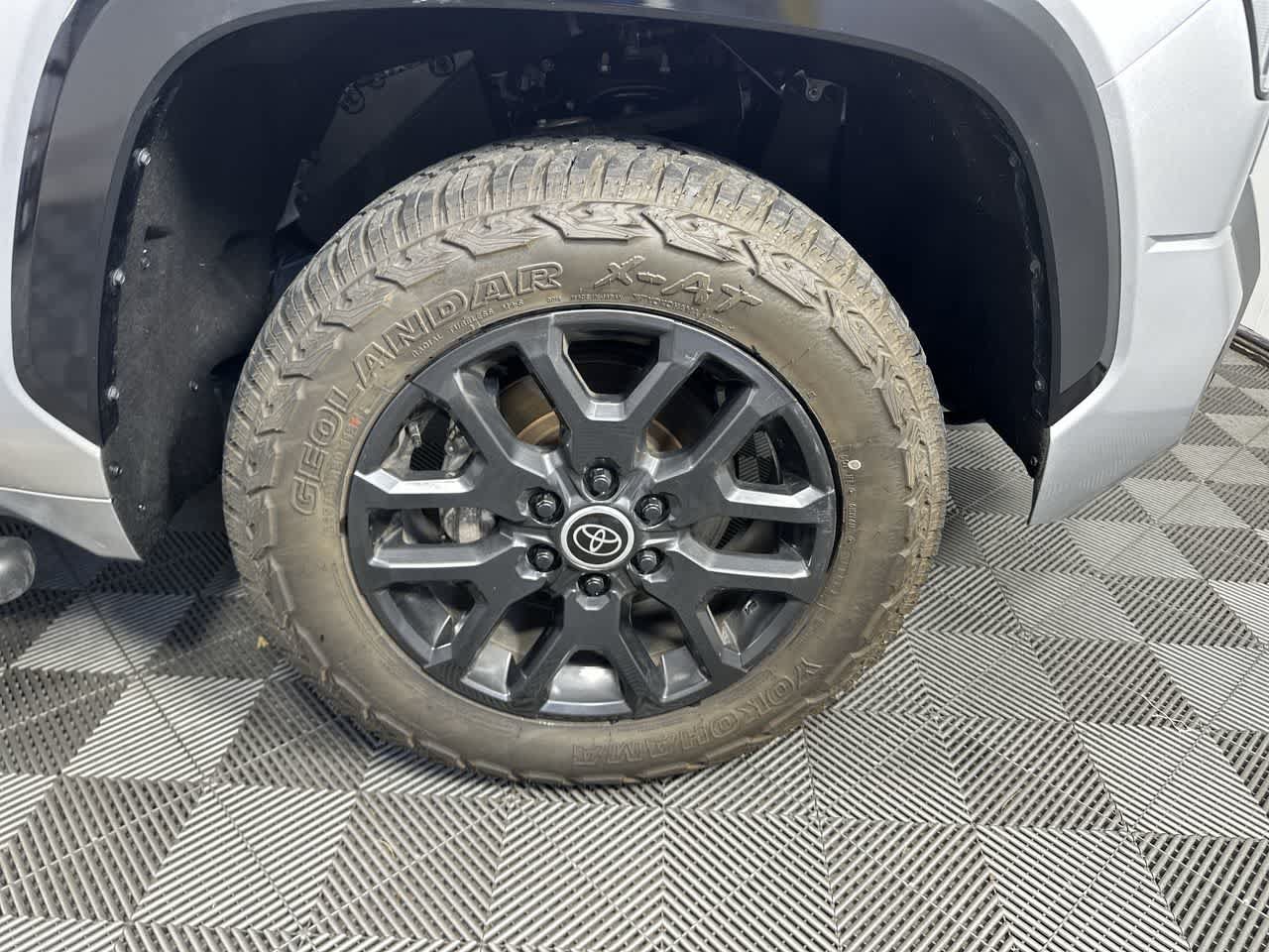 Used 2024 Toyota Tundra Platinum AWD/4WD image 10