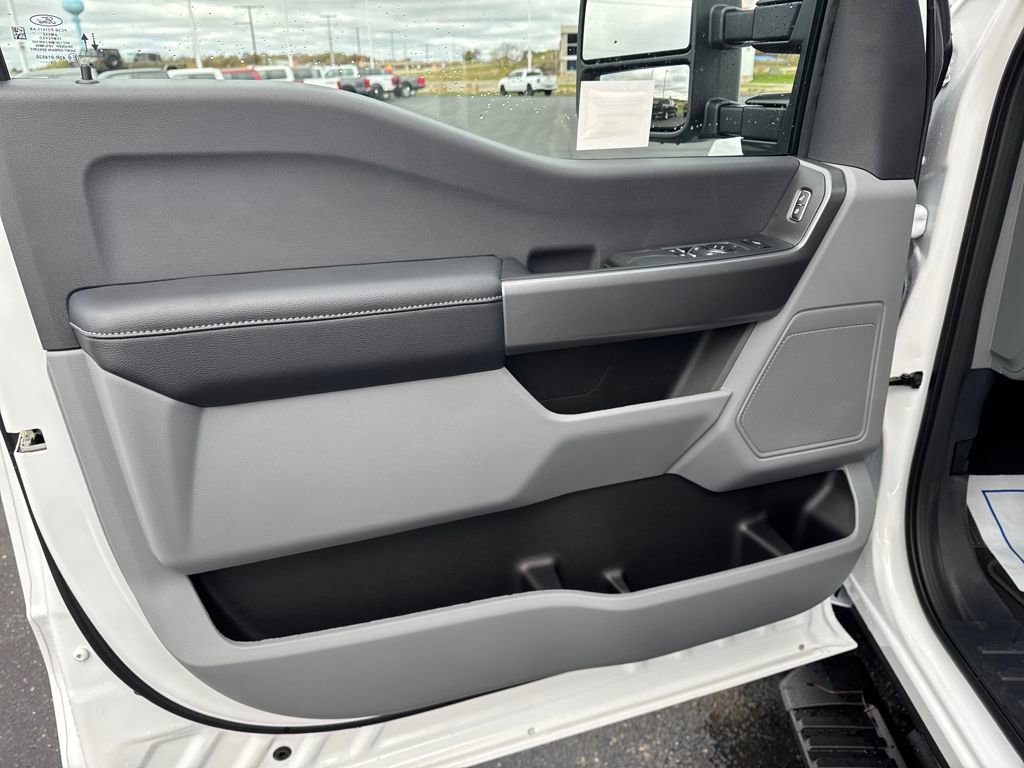 New 2026 Ford F350 XL image 10