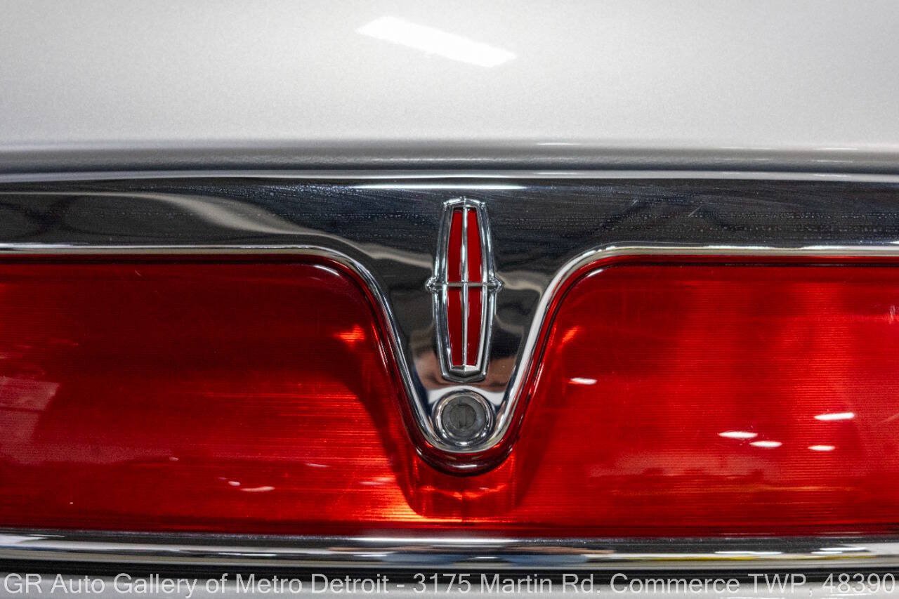 Used 1998 Lincoln Mark VIII RWD image 33