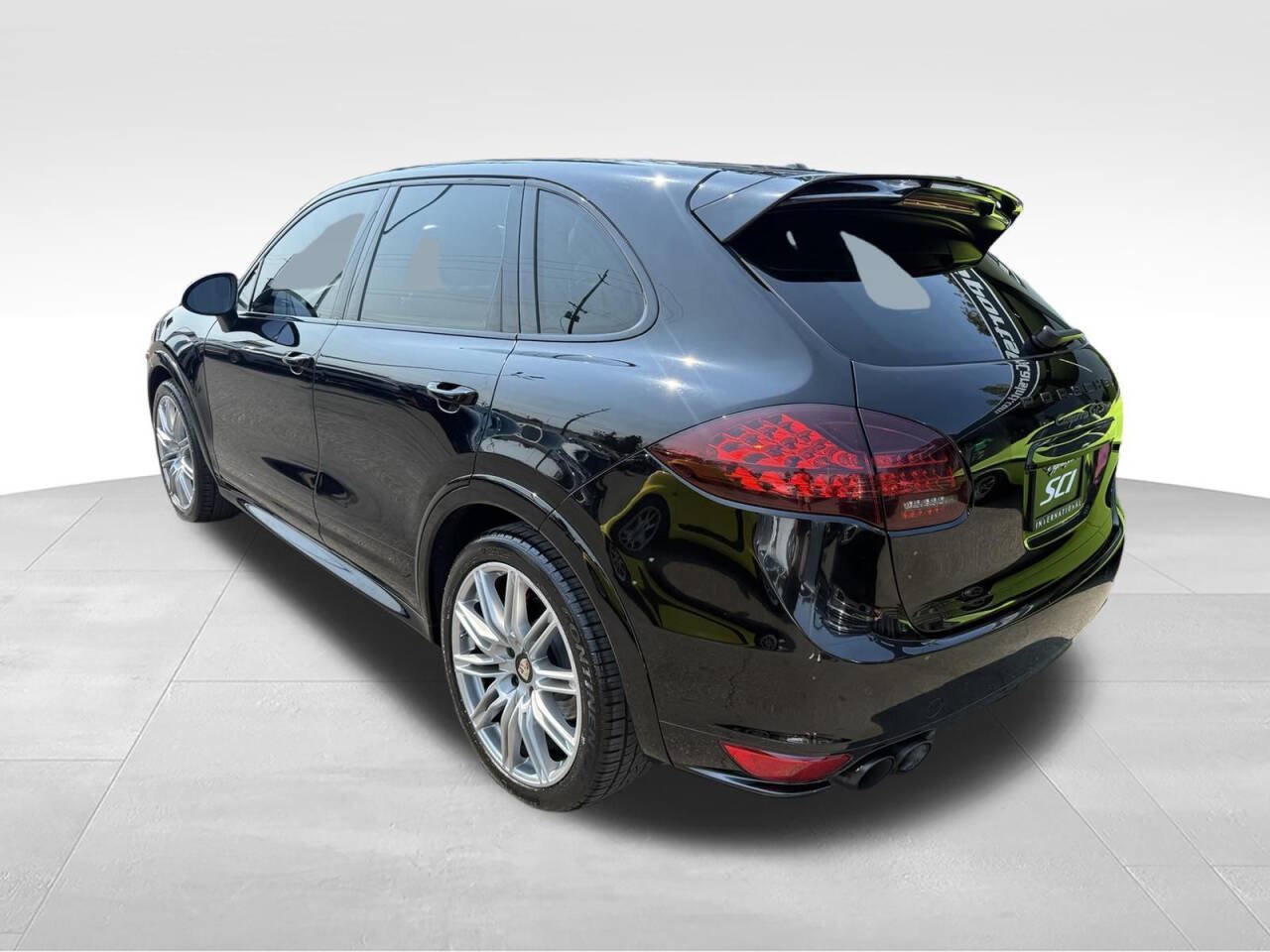 Used 2013 Porsche Cayenne GTS AWD/4WD image 8