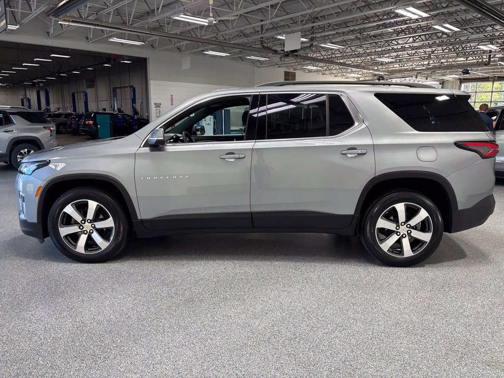 Used 2023 Chevrolet Traverse LT w/ LT Premium Package AWD/4WD image 4