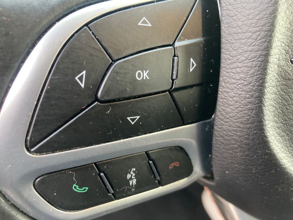 Used 2019 Chrysler Pacifica Touring-L FWD image 42