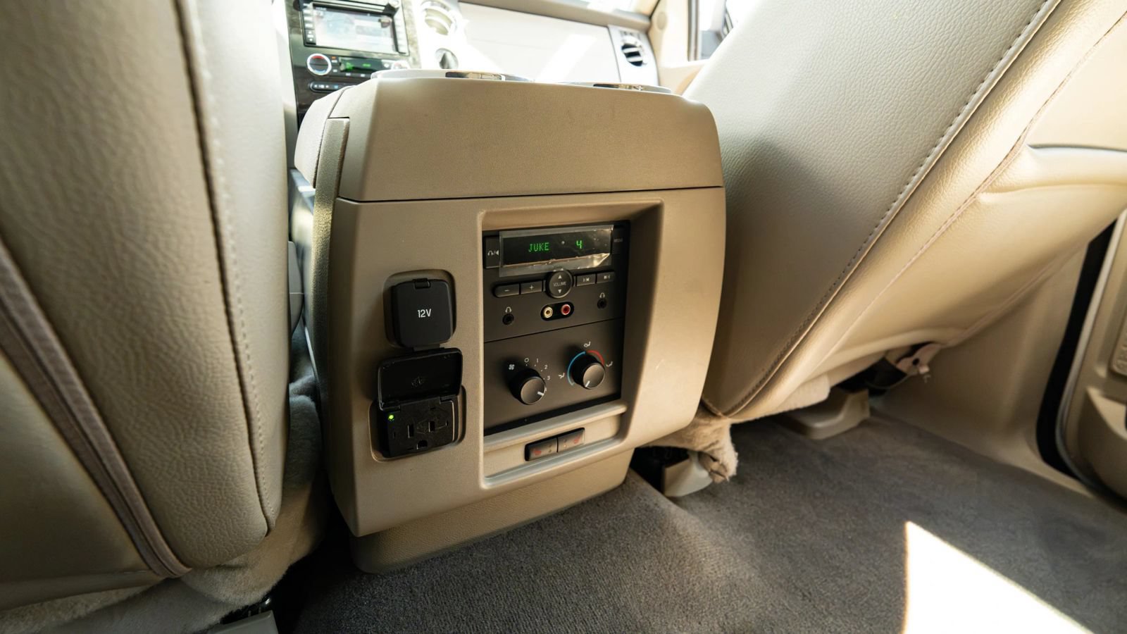 Used 2014 Ford Expedition Limited w/ Equipment Group 301A AWD/4WD image 31