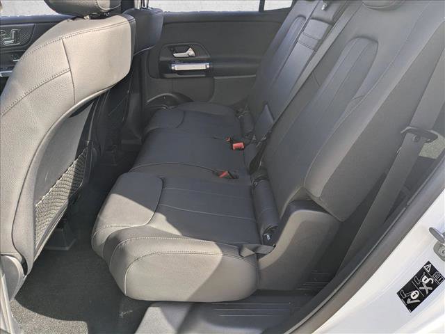 Used 2025 Mercedes-Benz GLB 250 image 17