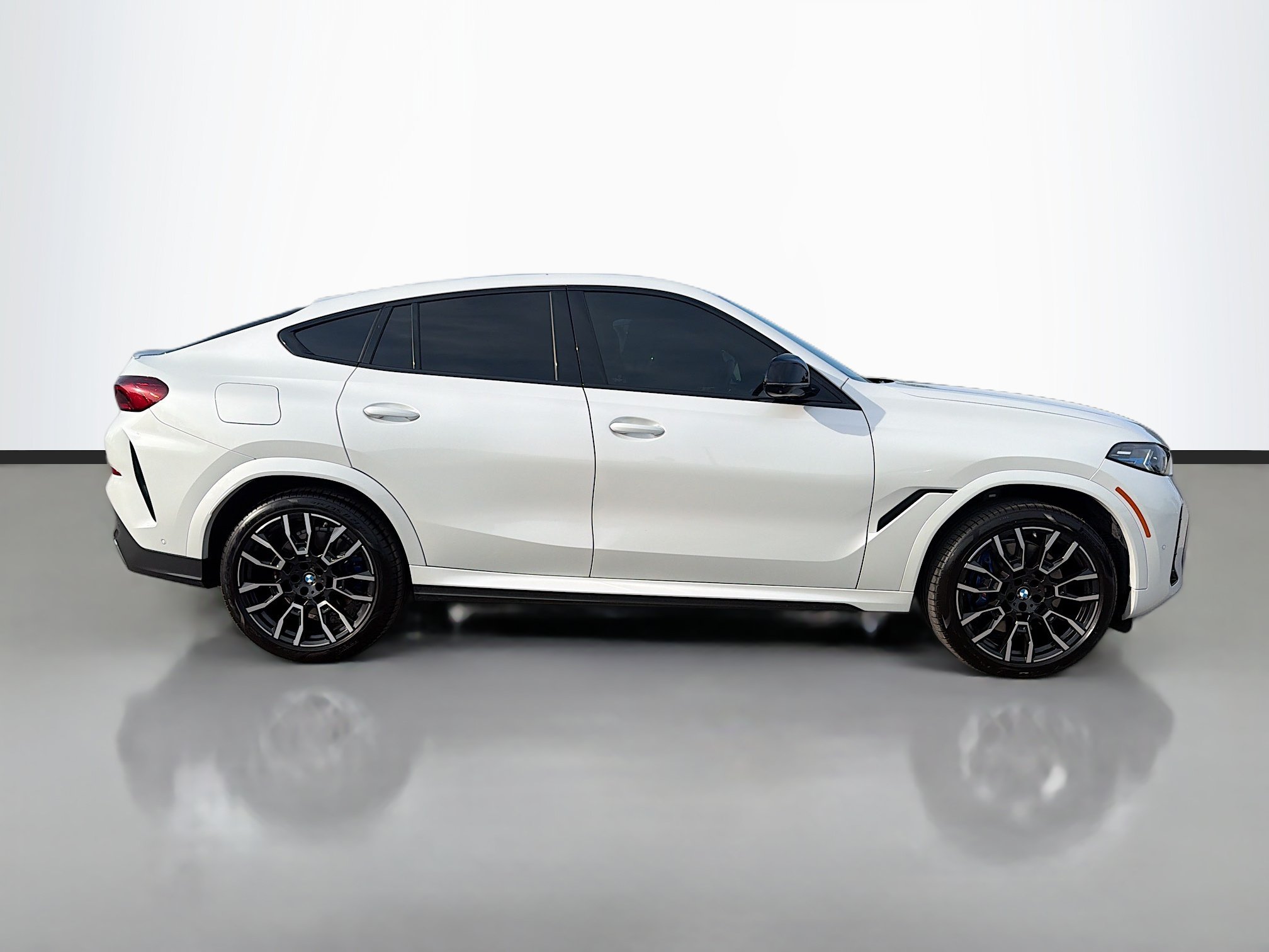 Used 2025 BMW X6 M60i AWD/4WD image 6