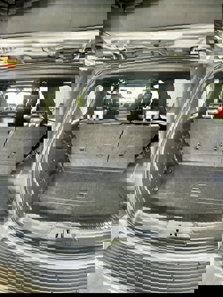 Used 2018 Ford Expedition XLT w/ Equipment Group 202A AWD/4WD image 12