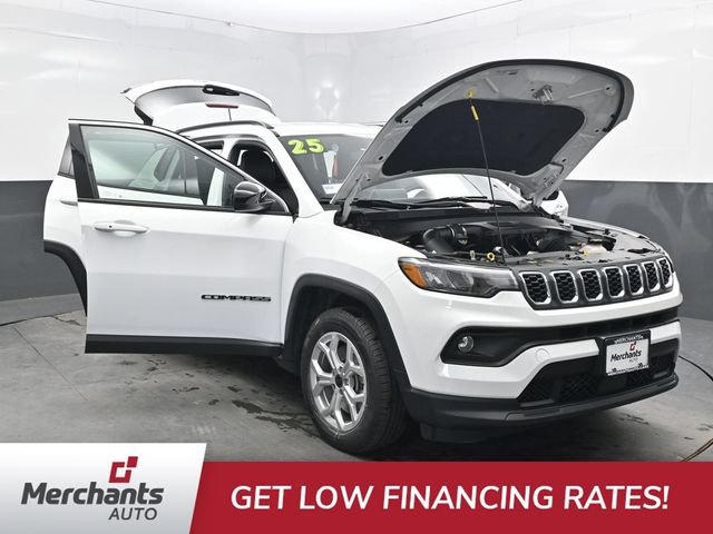 Used 2025 Jeep Compass Latitude AWD/4WD image 42
