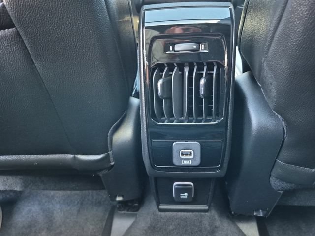 Used 2024 Jeep Compass Latitude w/ Sun and Sound Group AWD/4WD image 29