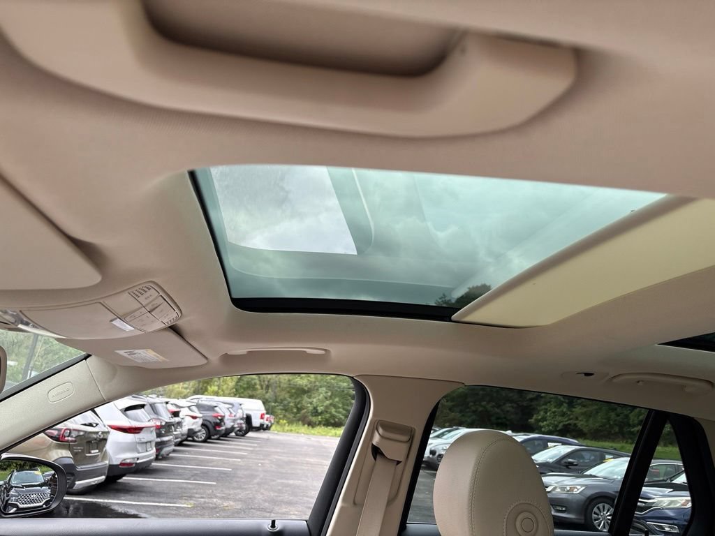 Used 2019 Mercedes-Benz GLC 300 4MATIC image 12