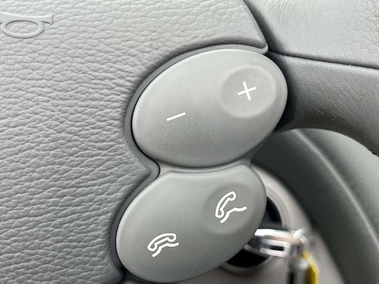 Used 2005 Mercedes-Benz SL 500 image 29