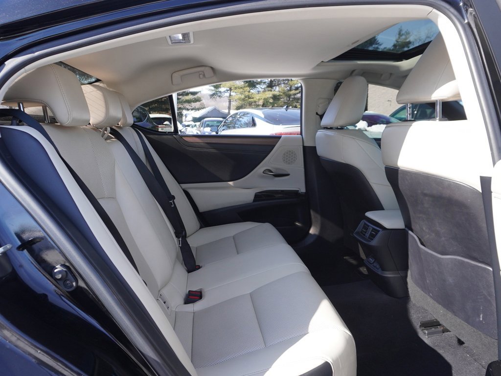 Used 2023 Lexus ES 250 w/ Premium Package image 38