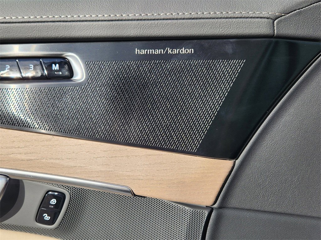 New 2026 Volvo XC90 B6 Plus w/ Protection Package Premier image 5