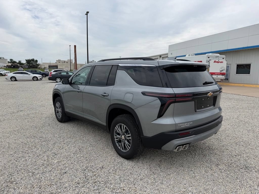 New 2026 Chevrolet Traverse LT w/ Driver Confidence Package FWD image 5