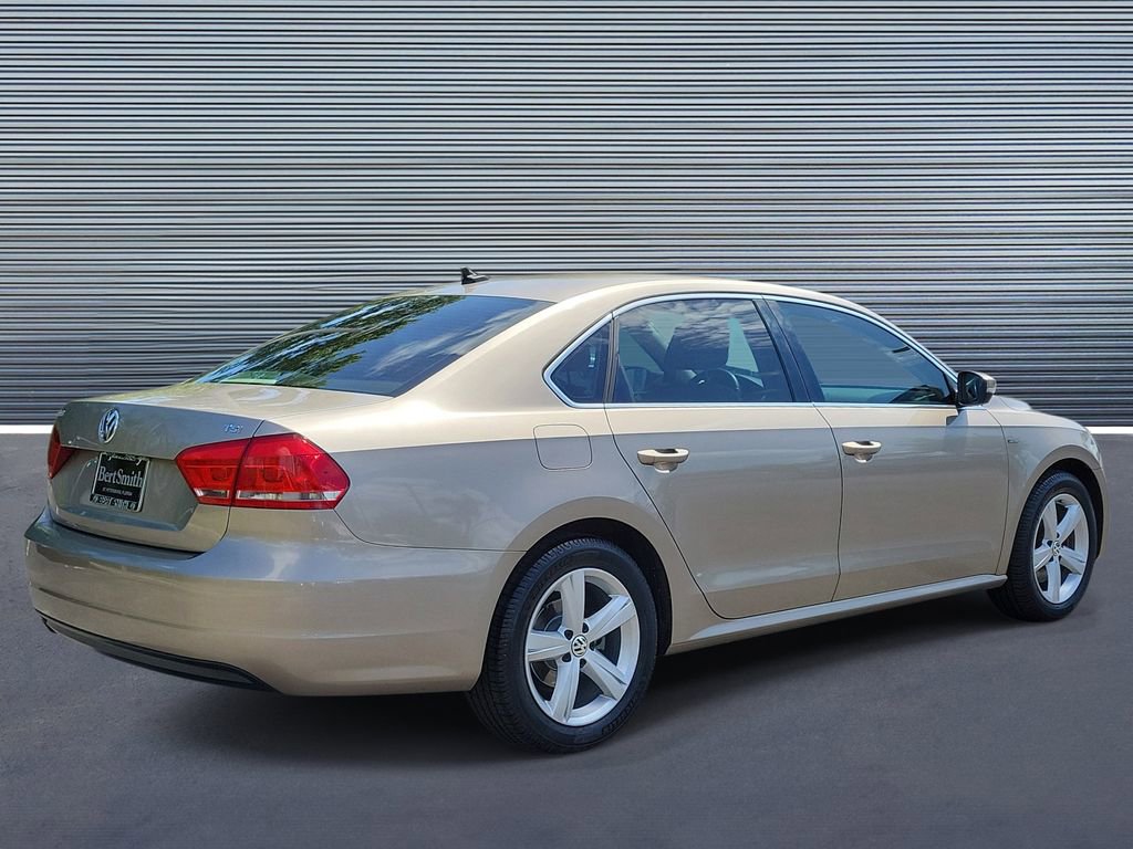 Used 2015 Volkswagen Passat 1.8T Limited Edition image 3