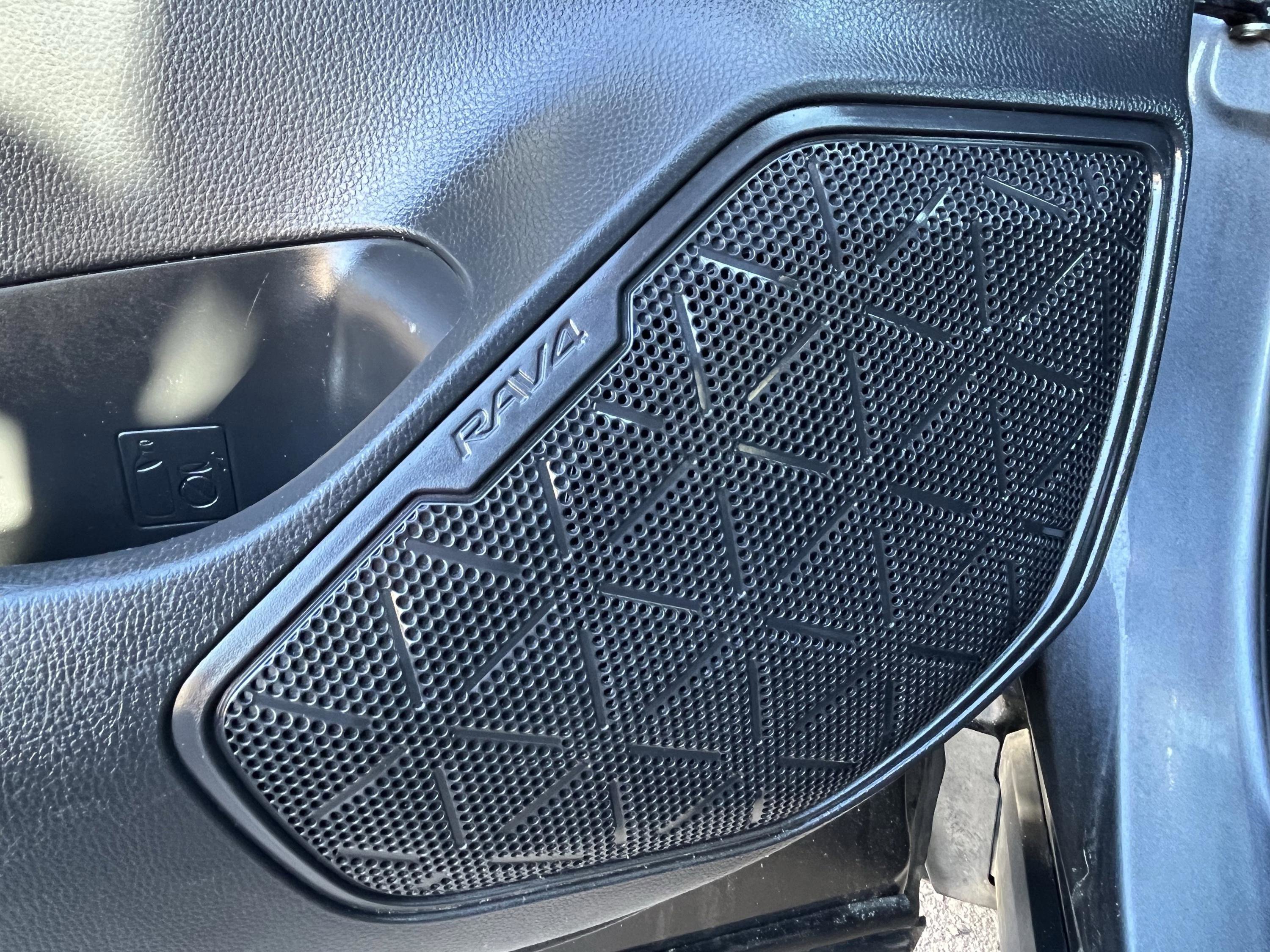 Used 2022 Toyota RAV4 XLE image 35