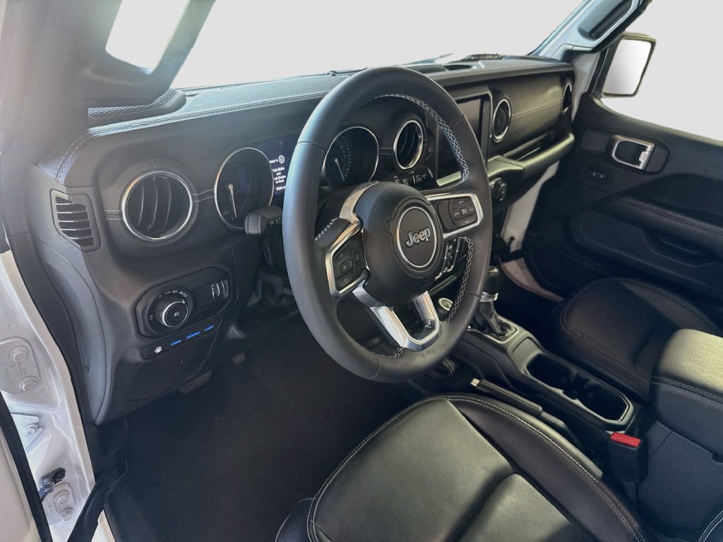 Used 2023 Jeep Wrangler Unlimited Sahara AWD/4WD image 10