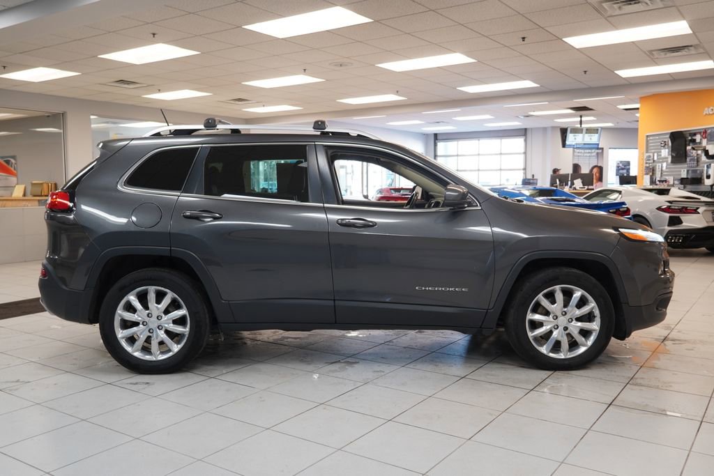 Used 2017 Jeep Cherokee Limited w/ Luxury Group image 15
