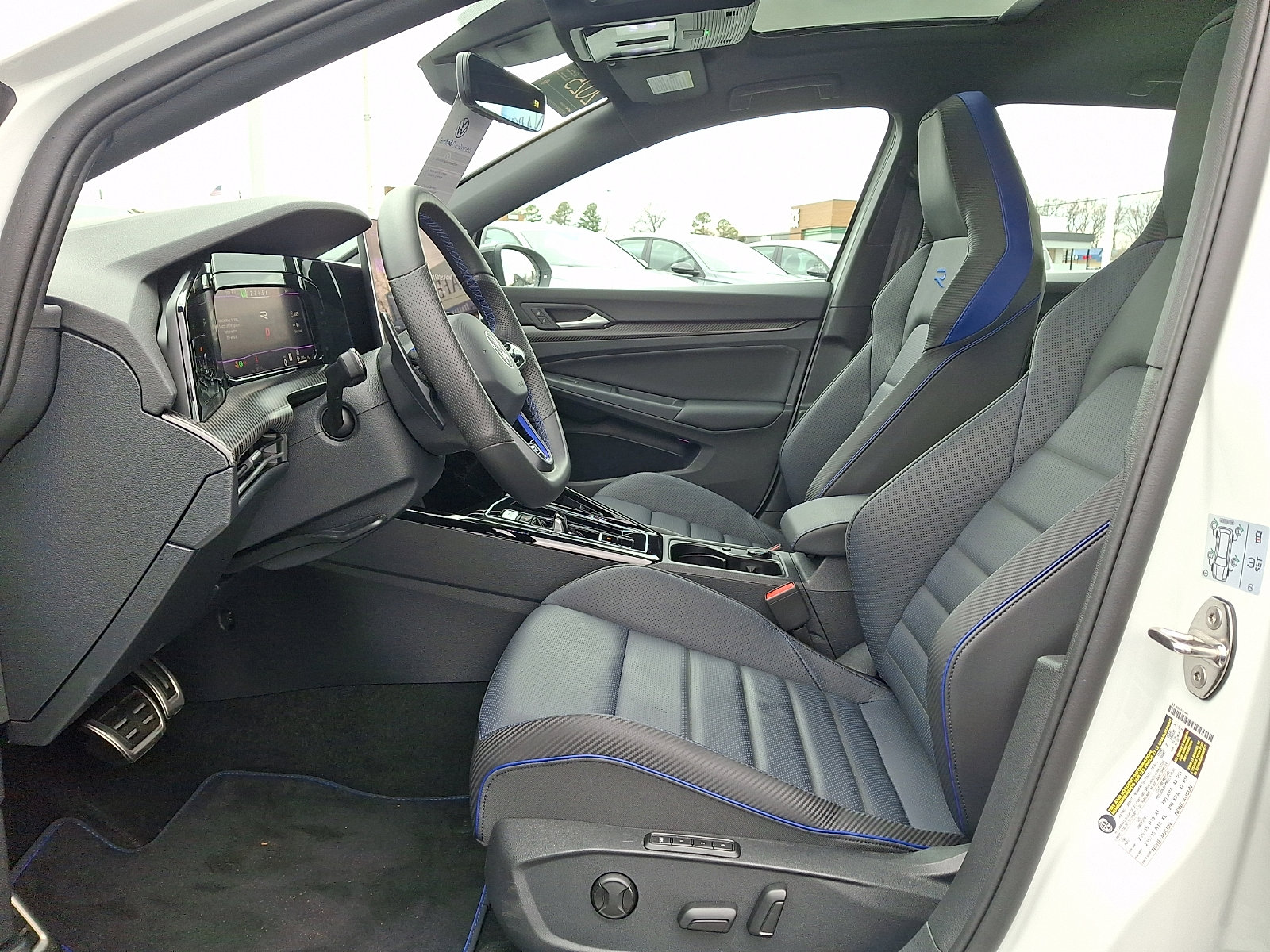 Used 2025 Volkswagen Golf R Black Edition image 13