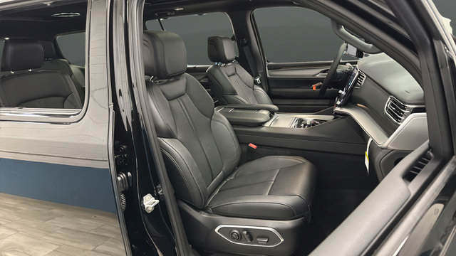 New 2026 Jeep Grand Wagoneer Limited AWD/4WD image 24