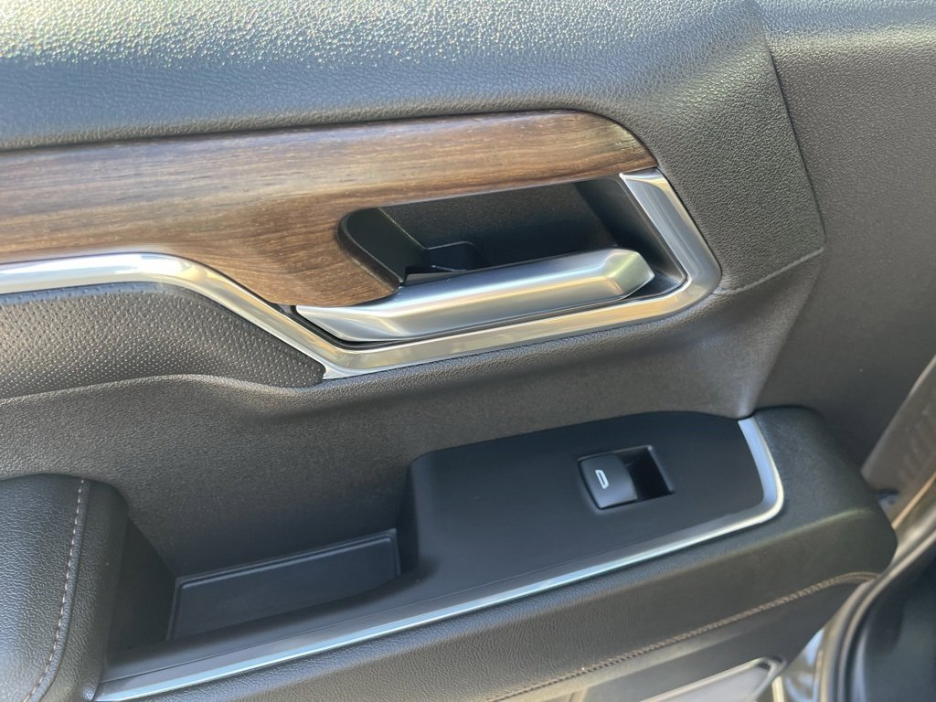 Used 2023 Chevrolet Silverado 1500 High Country image 17