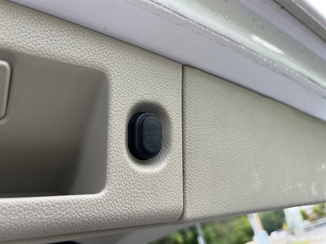Used 2020 Cadillac Escalade Premium Luxury AWD/4WD image 16