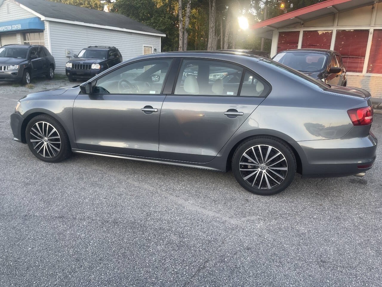Used 2015 Volkswagen Jetta Sport FWD image 6