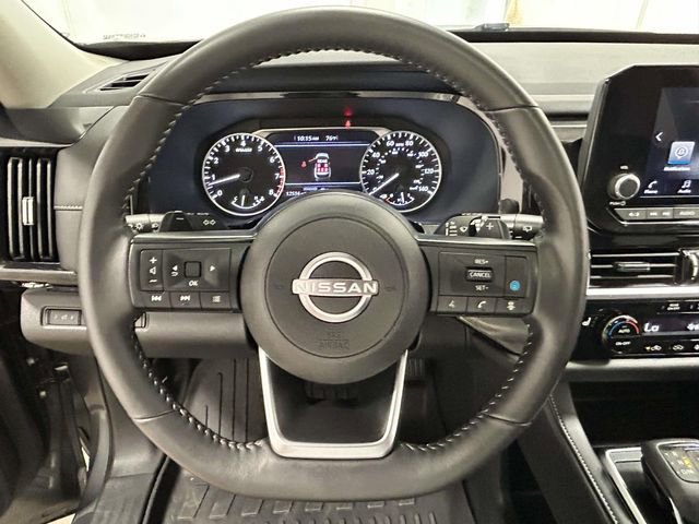 Used 2025 Nissan Pathfinder SV w/ SV Premium Package FWD image 22