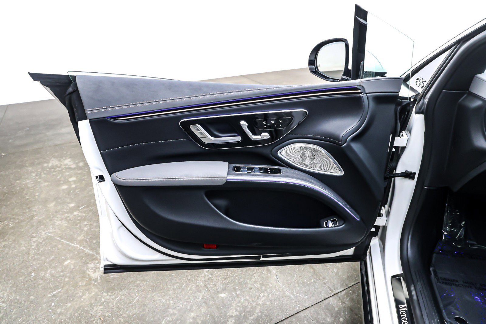 Used 2022 Mercedes-Benz EQS 450+ Sedan image 21