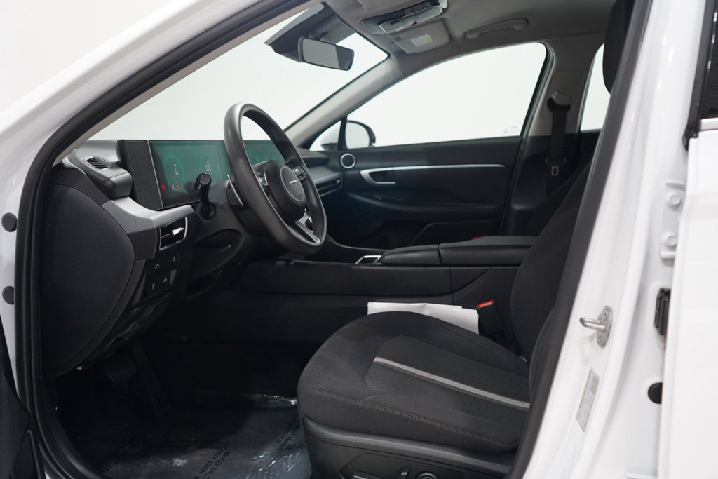 Used 2025 Hyundai Sonata SEL FWD image 11
