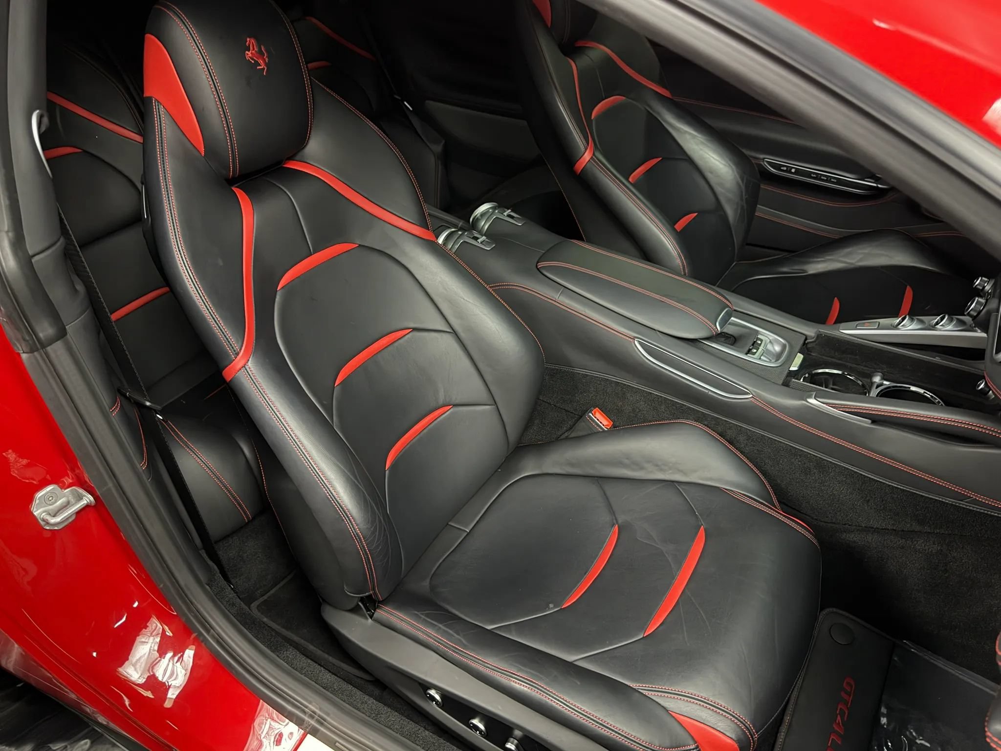 Used 2018 Ferrari GTC4Lusso T RWD image 21