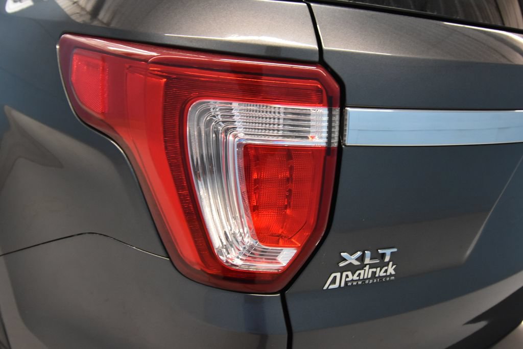 Used 2017 Ford Explorer XLT AWD/4WD image 41