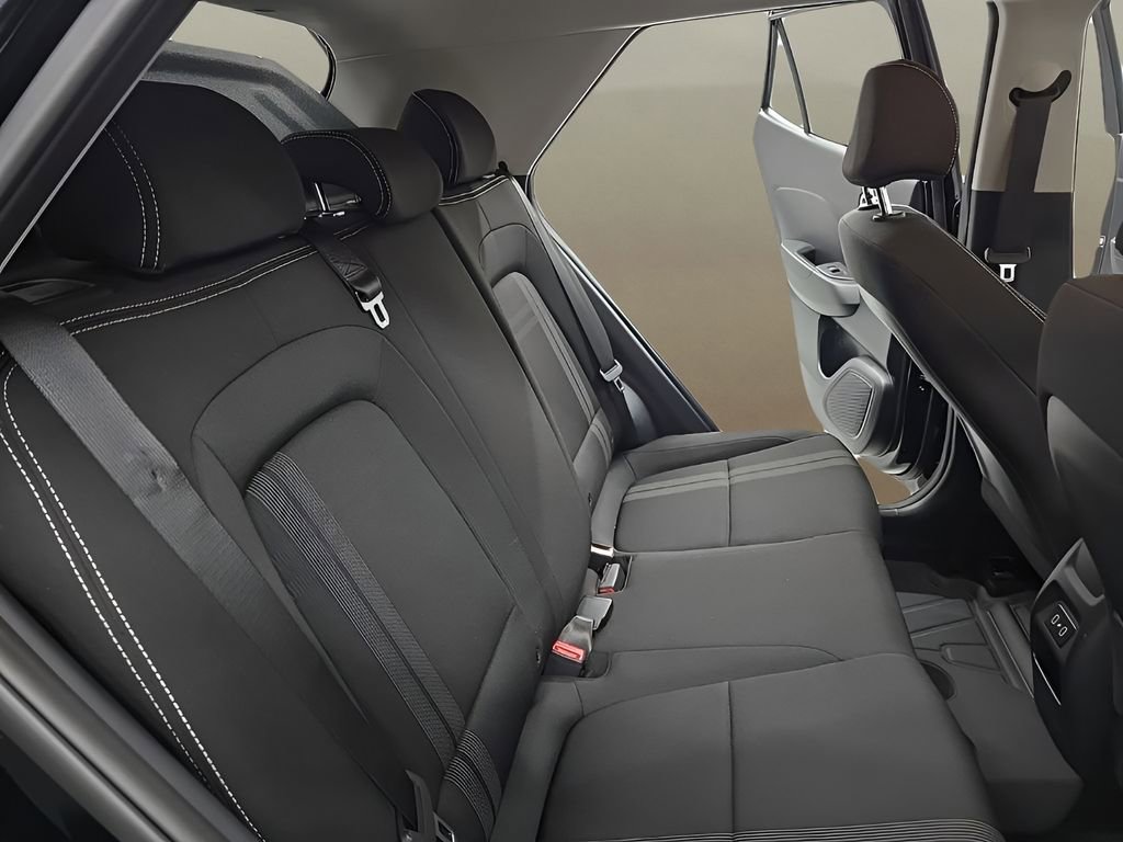 Certified 2024 Hyundai Venue SEL image 18