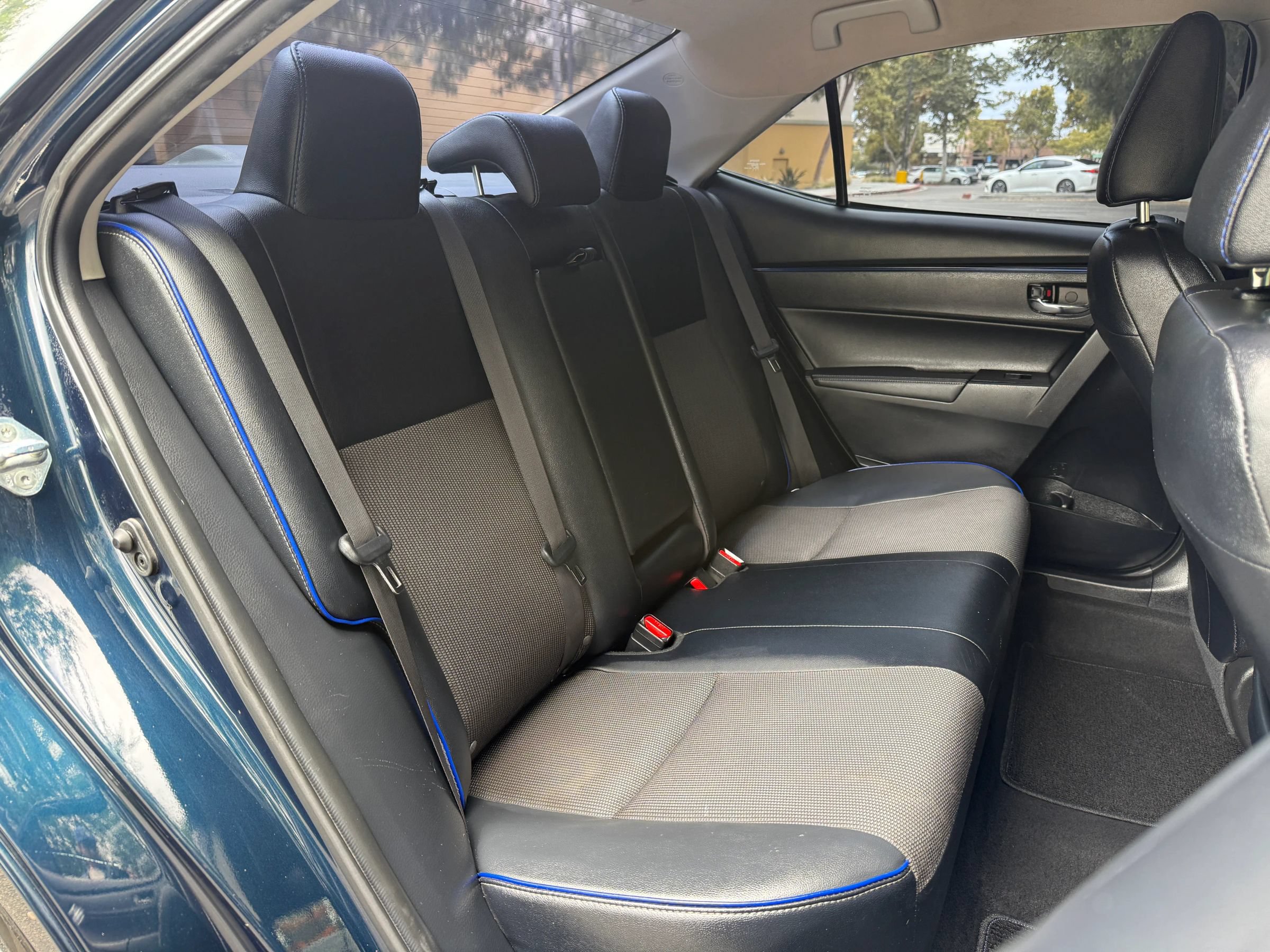 Used 2019 Toyota Corolla SE w/ Carpet Mat Package (TMS) FWD image 22