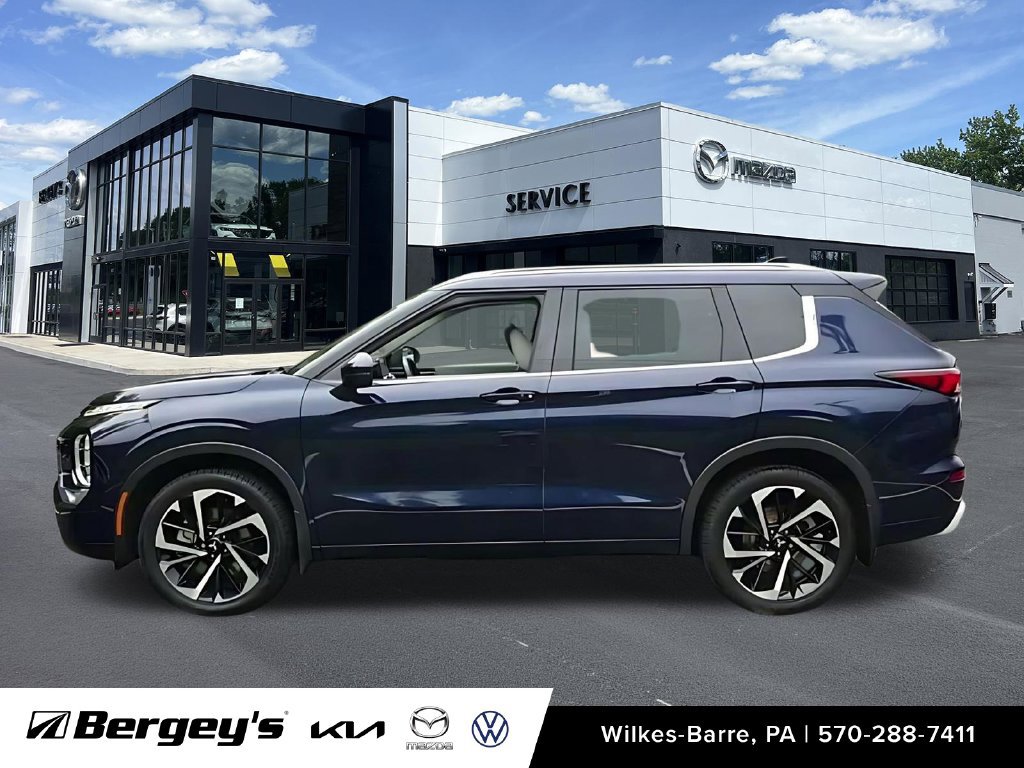 Used 2023 Mitsubishi Outlander SEL AWD/4WD image 6