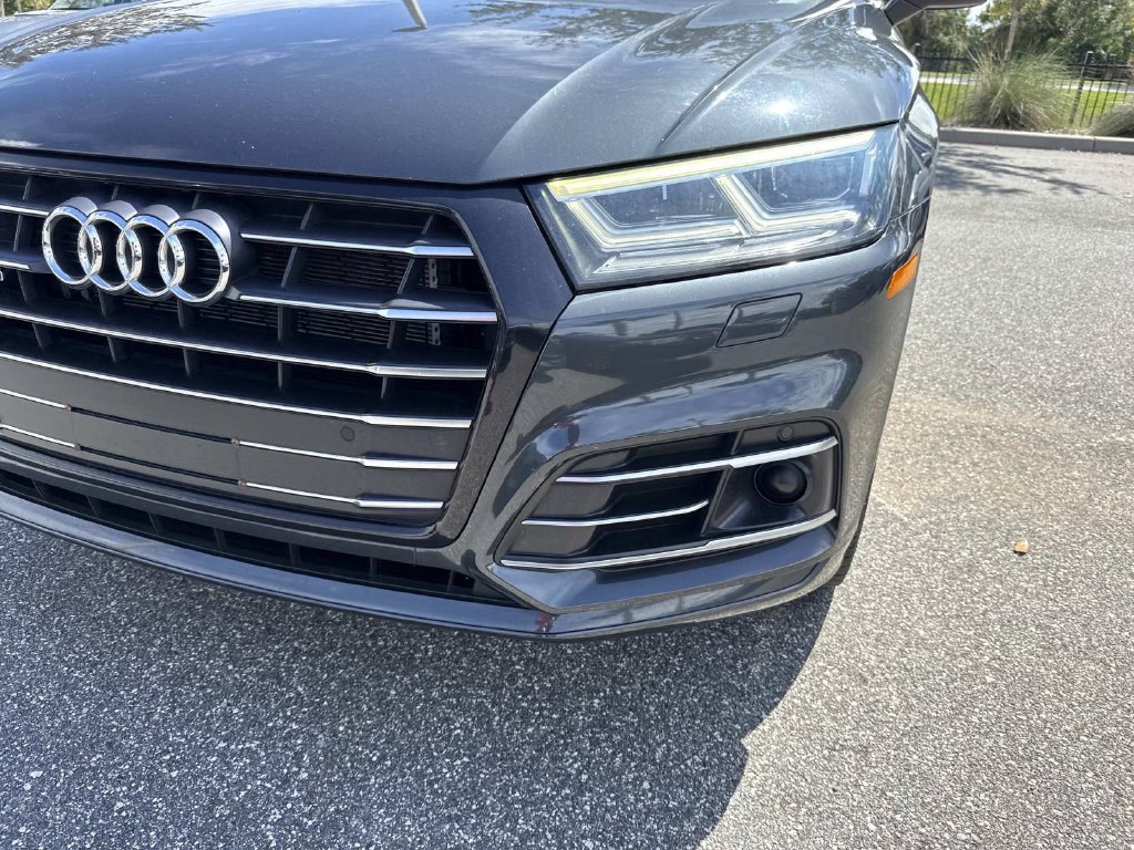 Used 2020 Audi Q5 e Premium Plus w/ Premium Plus Package AWD/4WD image 10