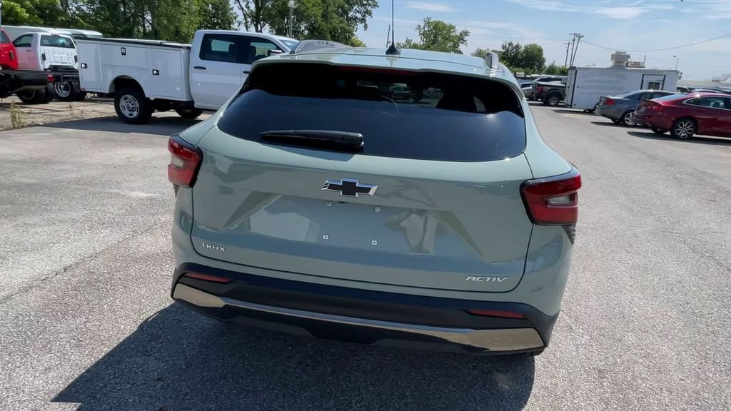 New 2026 Chevrolet Trax ACTIV w/ Sunroof Package FWD image 9