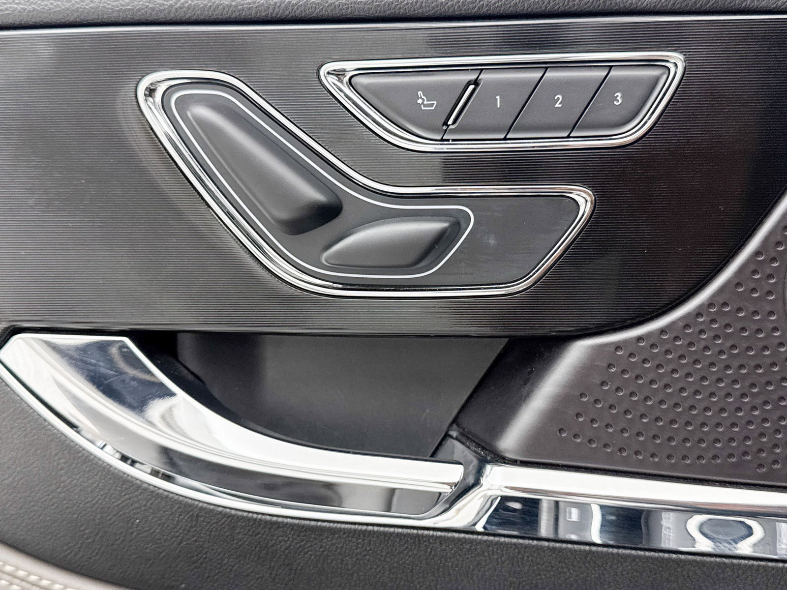 Used 2024 Lincoln Corsair FWD image 31