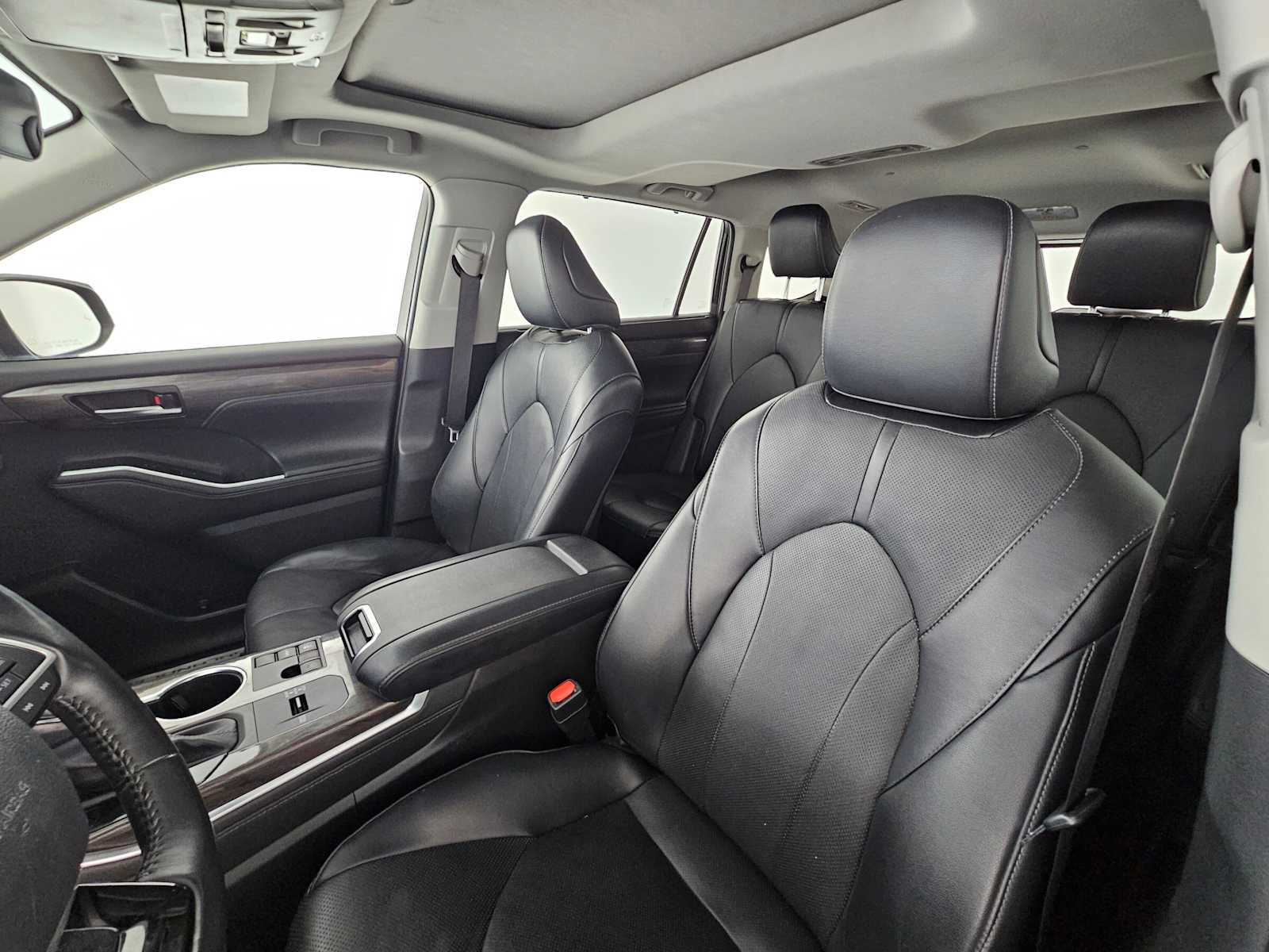 Used 2023 Toyota Highlander Limited FWD image 33