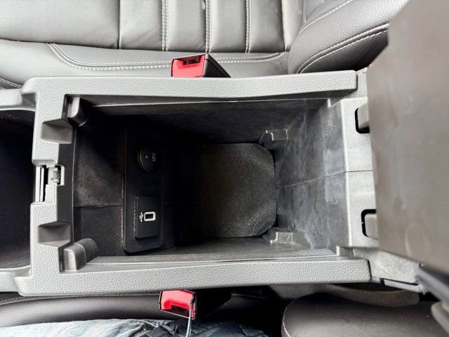 Used 2017 Ford Escape Titanium image 39