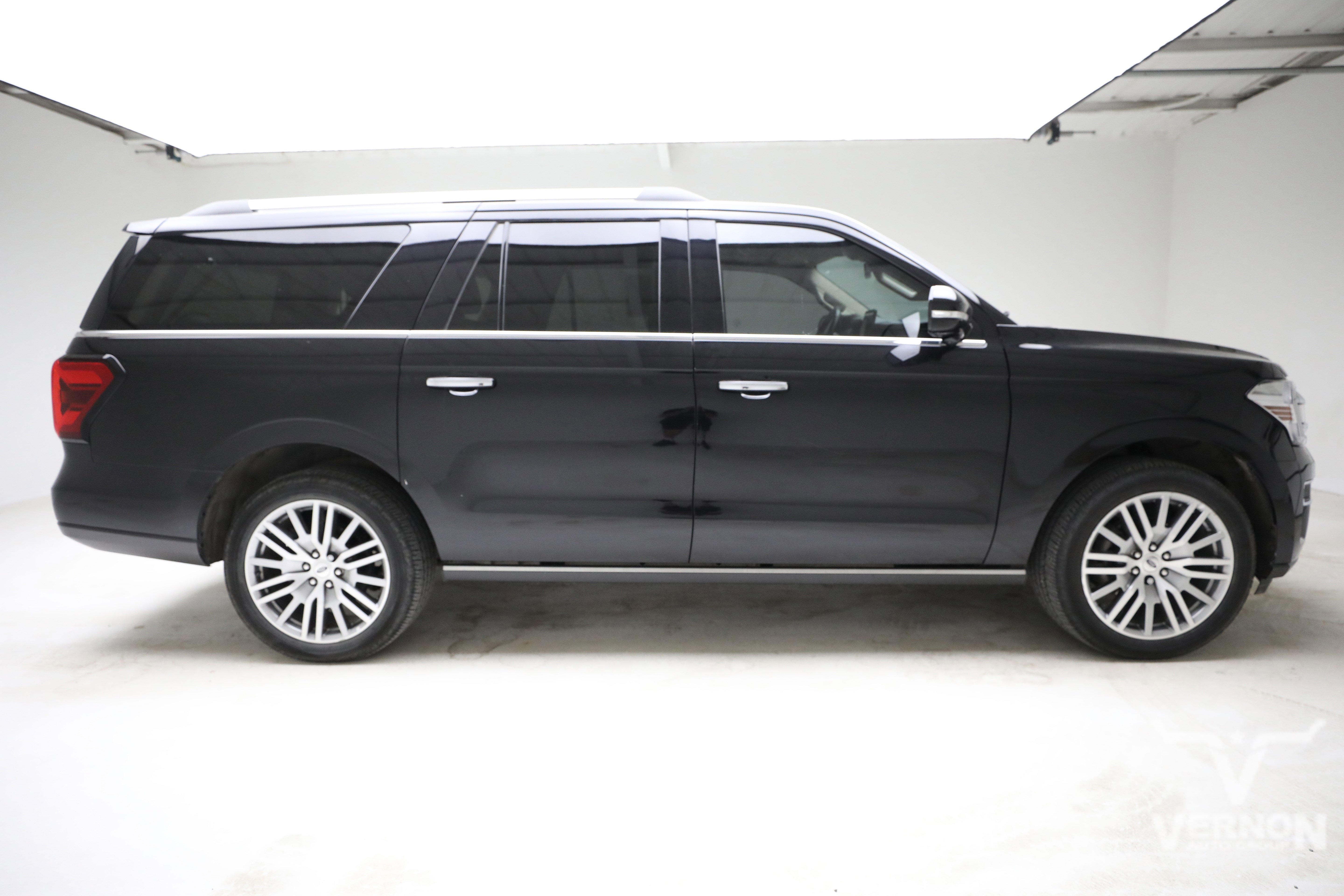 Used 2023 Ford Expedition Max Limited AWD/4WD image 5