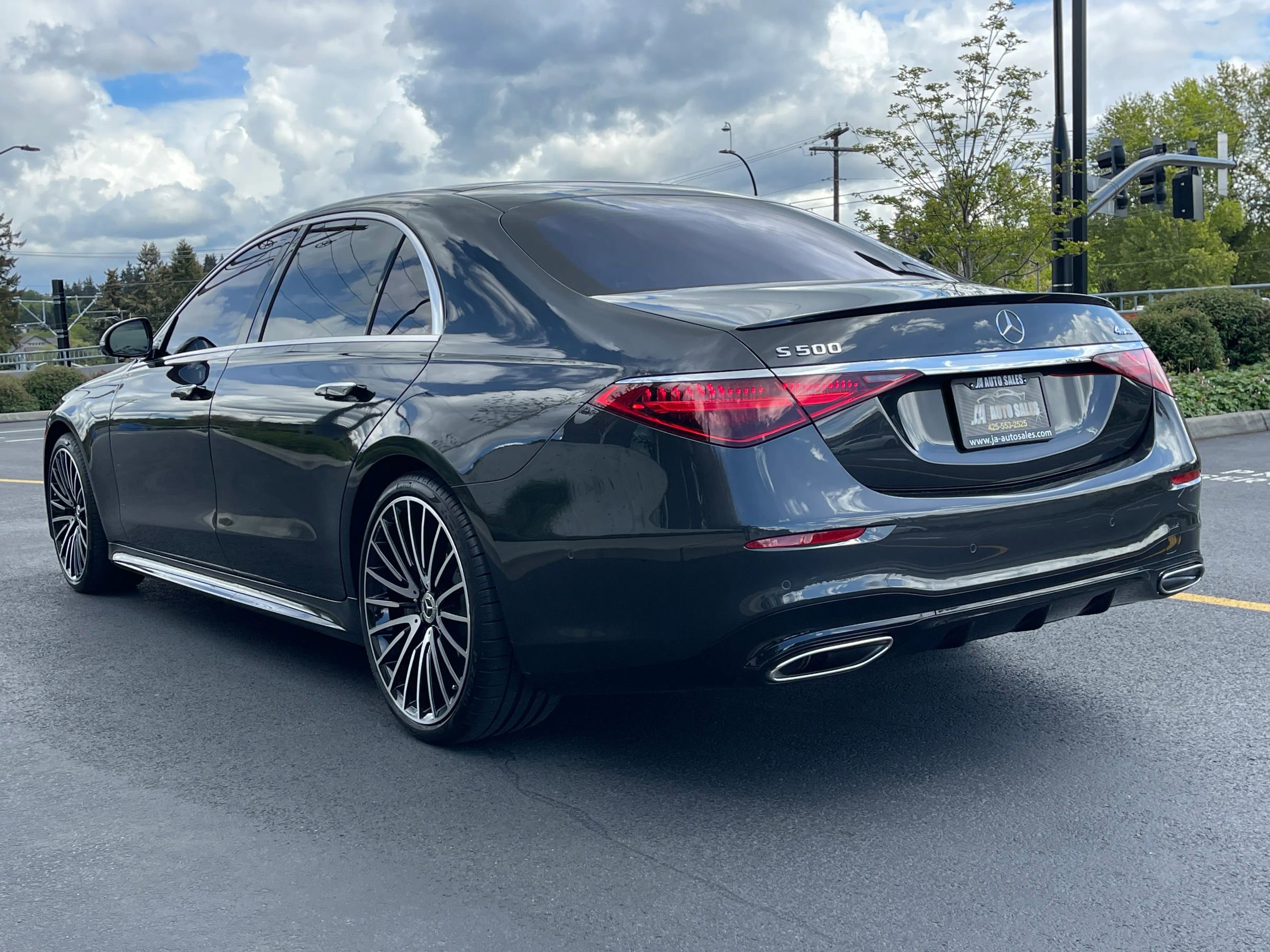 Used 2022 Mercedes-Benz S 500 S 500 4MATIC Sedan 4D image 9