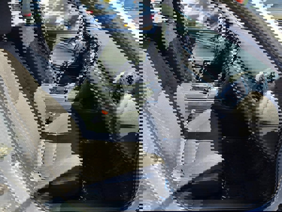 Used 2019 Honda Civic EX image 9